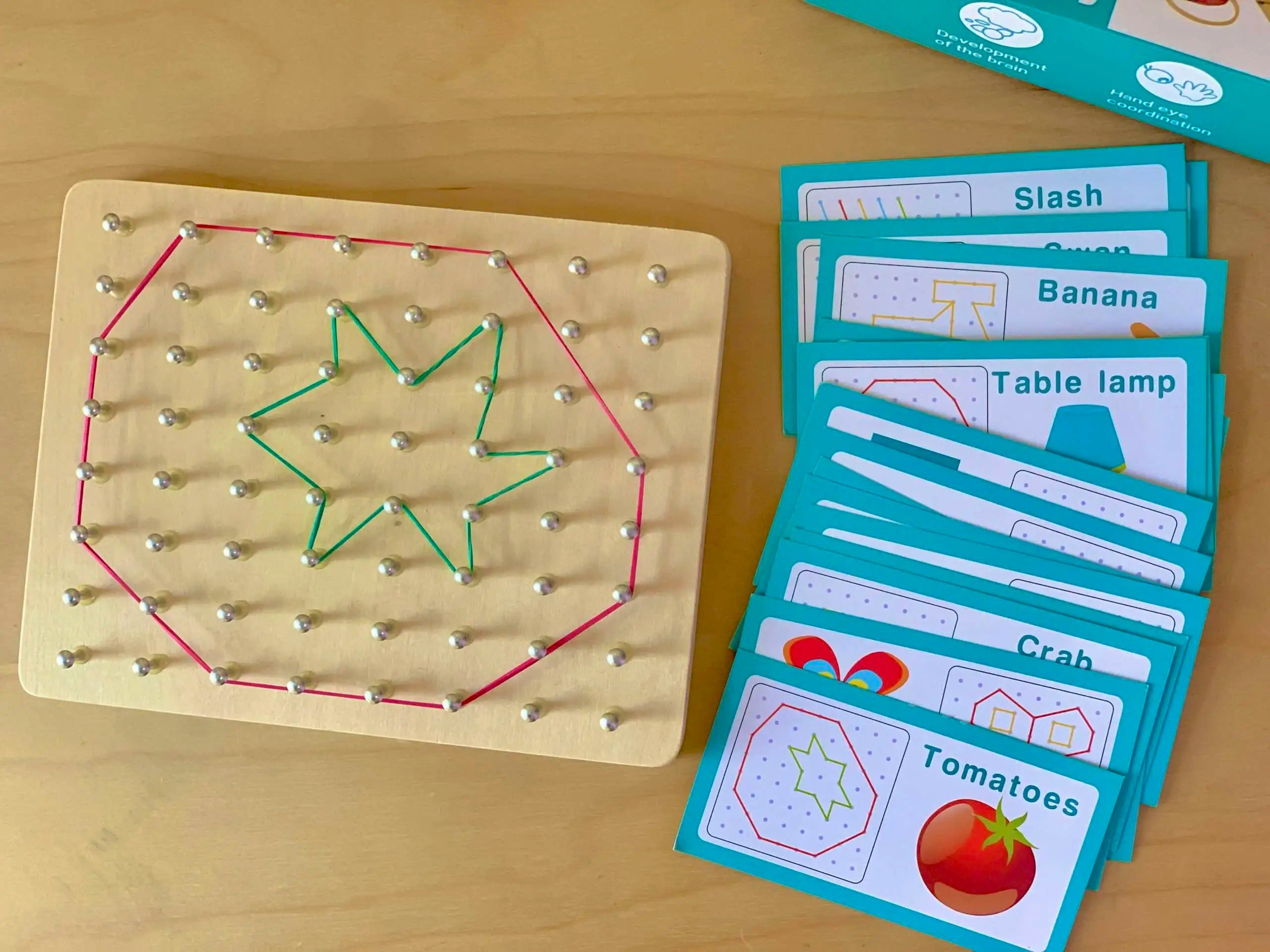 Géoboard Montessori – Clous & Élastiques avec Cartes Modèles